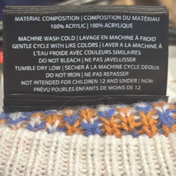 Men’s Geeknet Animal Crossing Holiday Unisex Sweater By Tom Nook Size Small - Picture 9 of 9